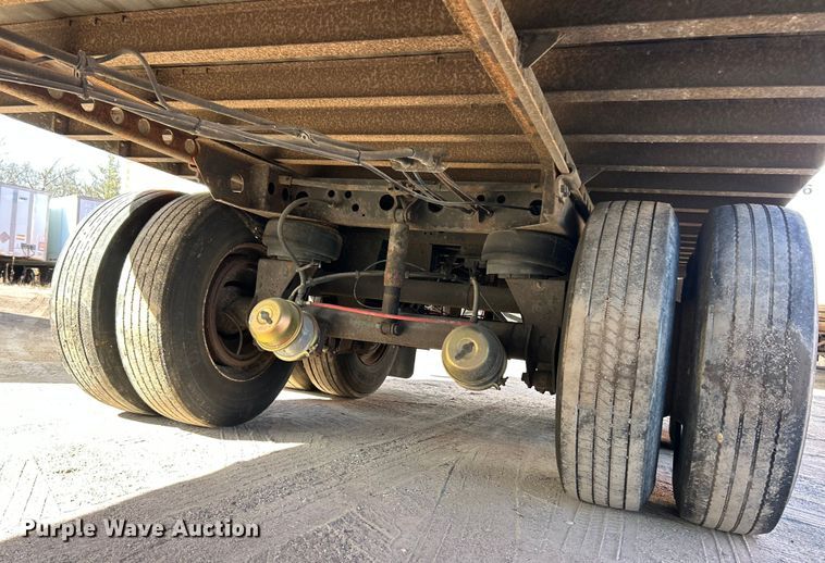 image for item ET6974 2005 Wabash dry van trailer