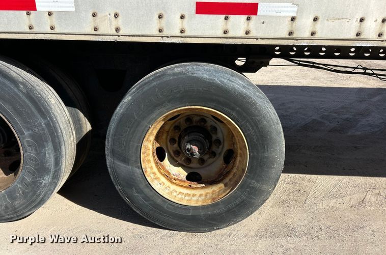 image for item ET6974 2005 Wabash dry van trailer