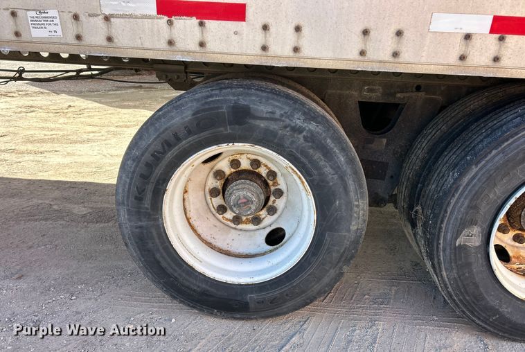 image for item ET6974 2005 Wabash dry van trailer