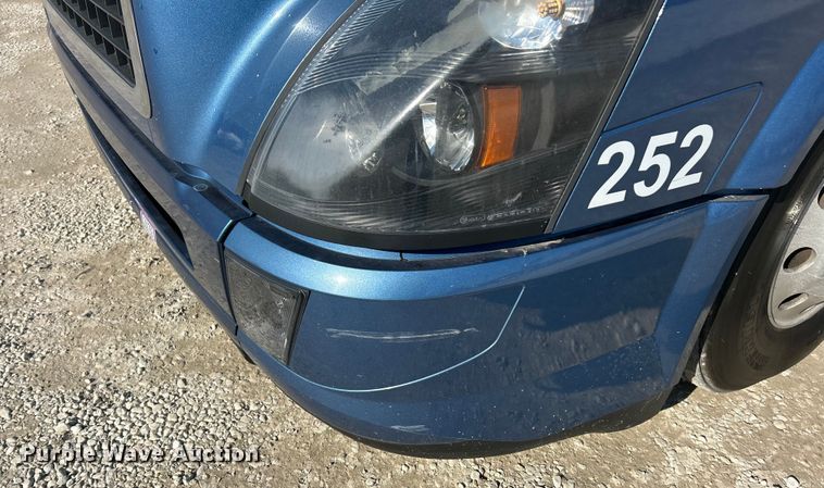 image for item ET6991 2017 Volvo  VNL semi truck