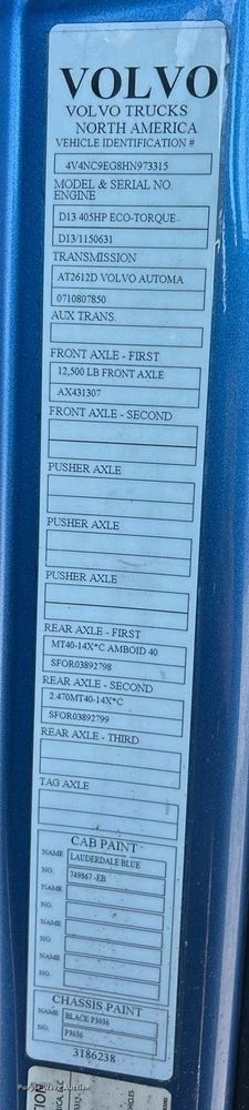 image for item ET6991 2017 Volvo  VNL semi truck