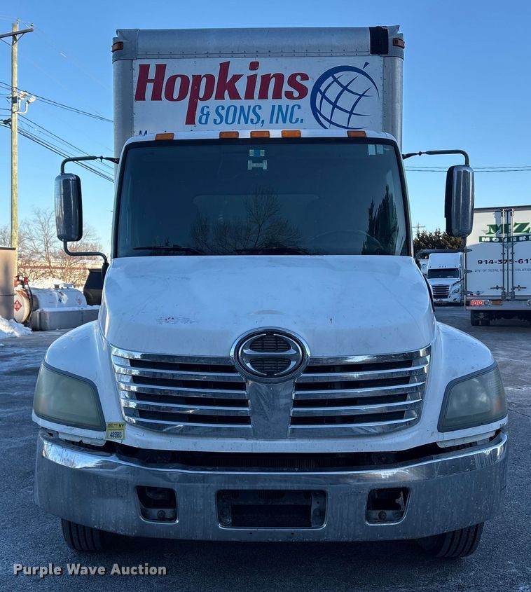 image for item ET8651 2008 Hino 268 box truck