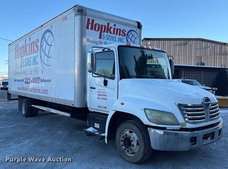 image for item ET8651 2008 Hino 268 box truck