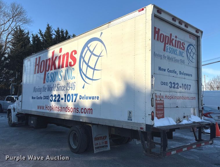 image for item ET8651 2008 Hino 268 box truck