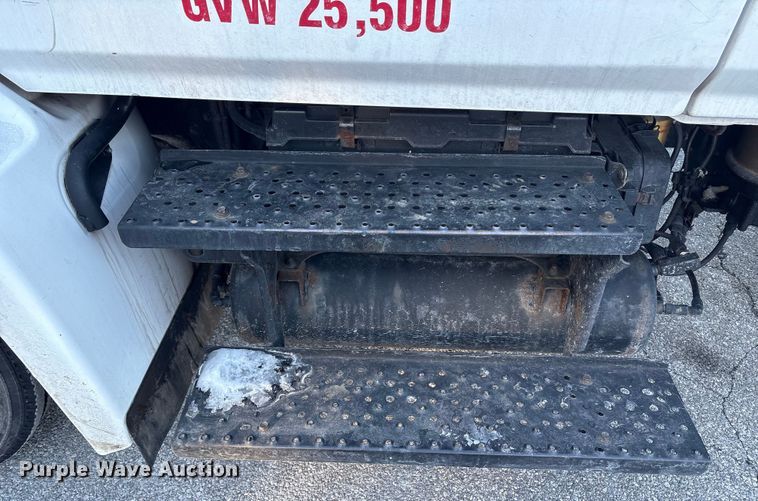 image for item ET8651 2008 Hino 268 box truck