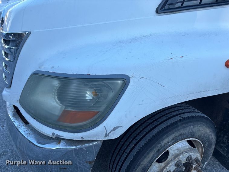 image for item ET8651 2008 Hino 268 box truck