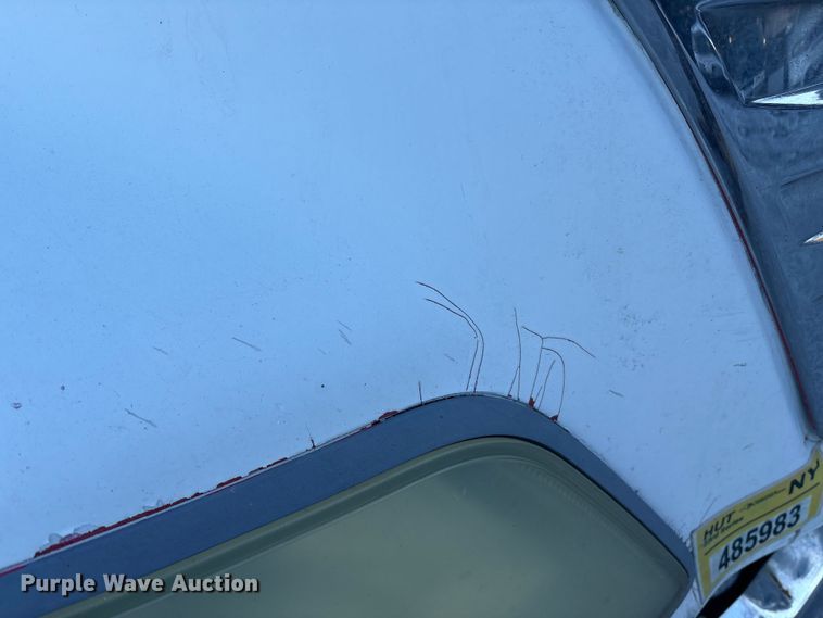 image for item ET8651 2008 Hino 268 box truck