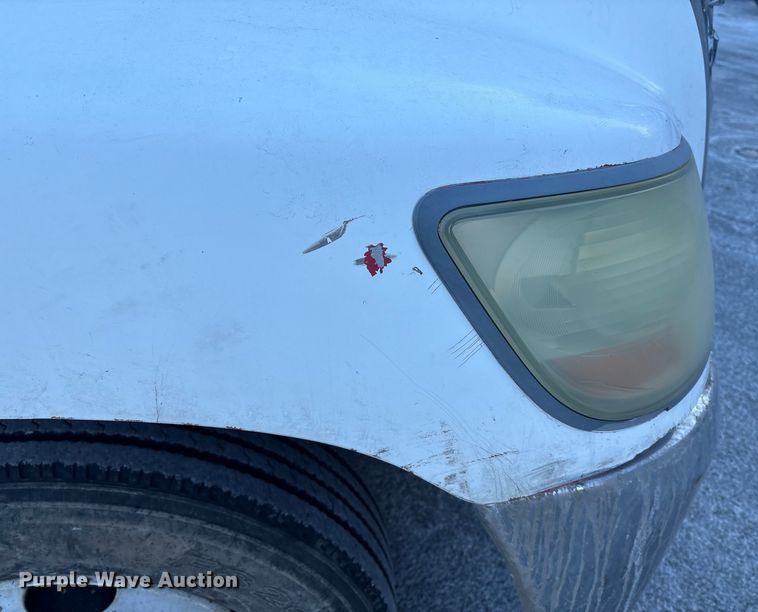 image for item ET8651 2008 Hino 268 box truck