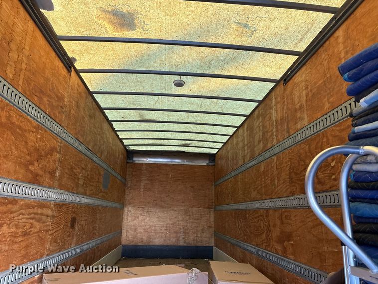 image for item ET8651 2008 Hino 268 box truck