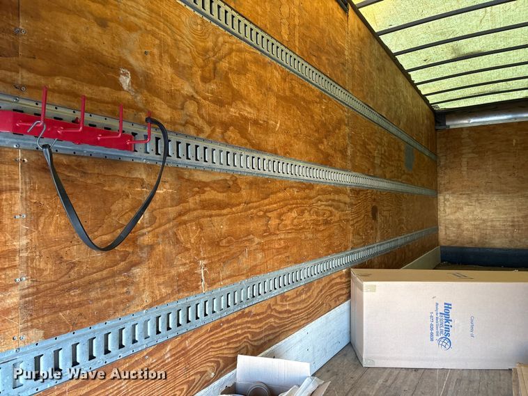 image for item ET8651 2008 Hino 268 box truck