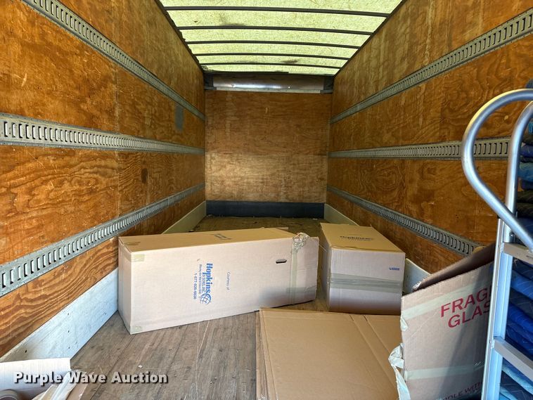 image for item ET8651 2008 Hino 268 box truck