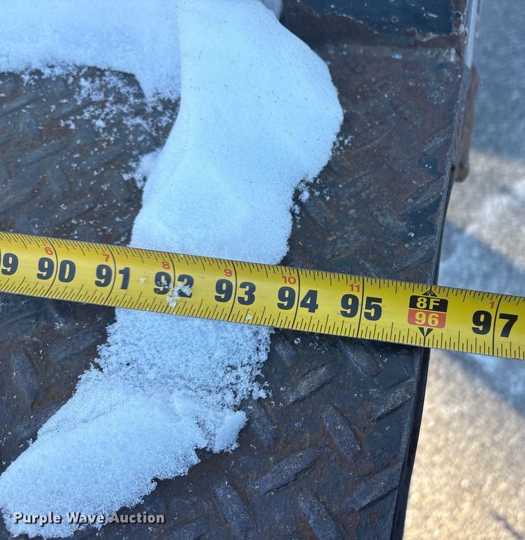 image for item ET8651 2008 Hino 268 box truck