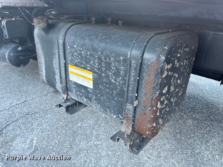 image for item ET8651 2008 Hino 268 box truck