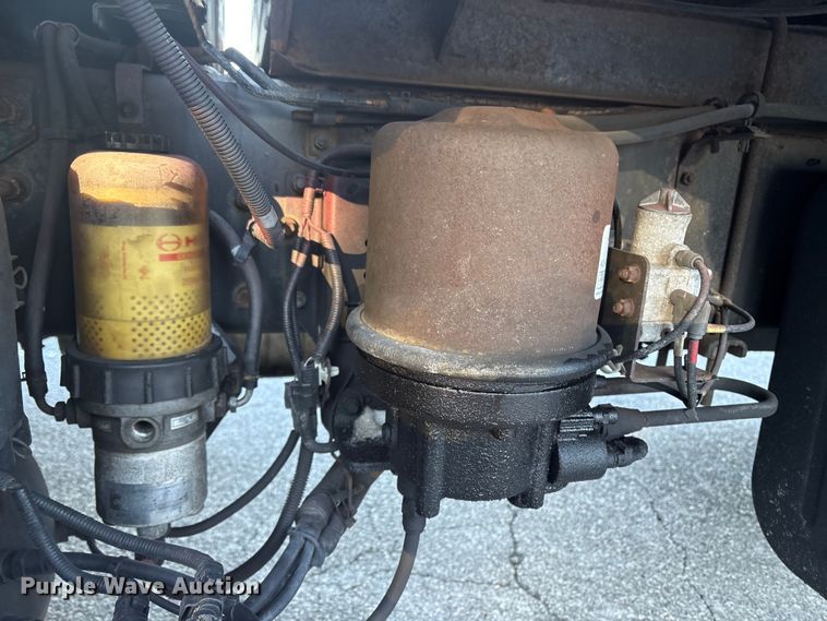 image for item ET8651 2008 Hino 268 box truck