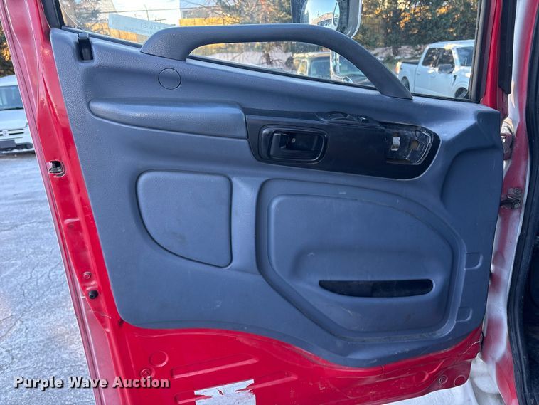 image for item ET8651 2008 Hino 268 box truck