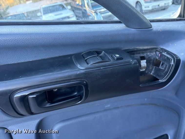 image for item ET8651 2008 Hino 268 box truck