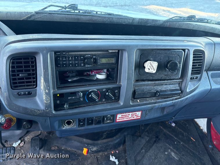 image for item ET8651 2008 Hino 268 box truck