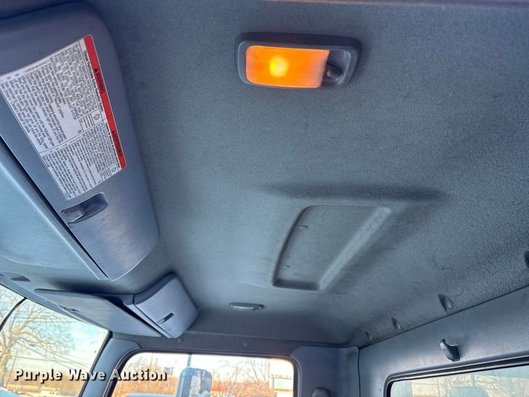 image for item ET8651 2008 Hino 268 box truck