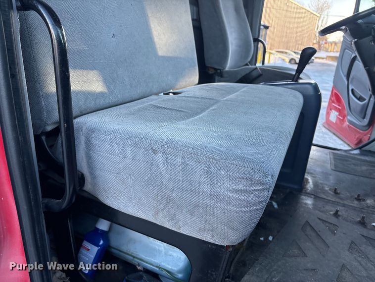 image for item ET8651 2008 Hino 268 box truck