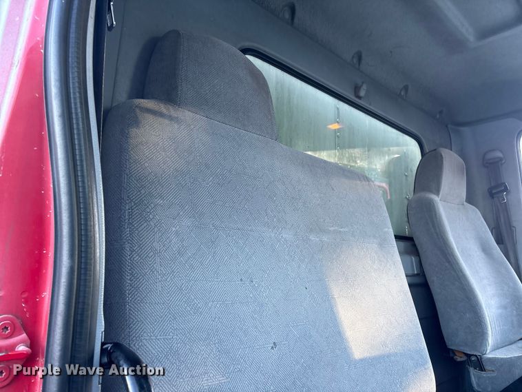 image for item ET8651 2008 Hino 268 box truck