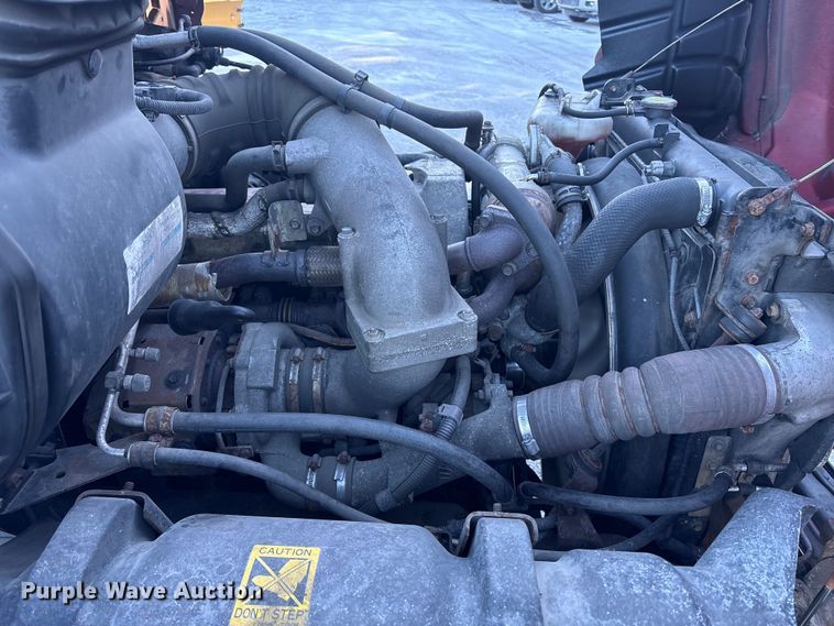 image for item ET8651 2008 Hino 268 box truck