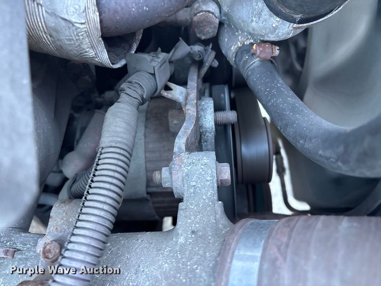 image for item ET8651 2008 Hino 268 box truck