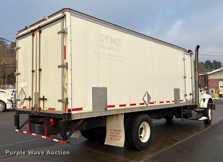 image for item ET8653 2007 International 7400 box truck