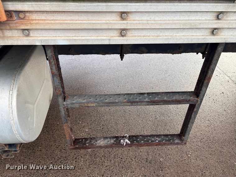 image for item ET8653 2007 International 7400 box truck