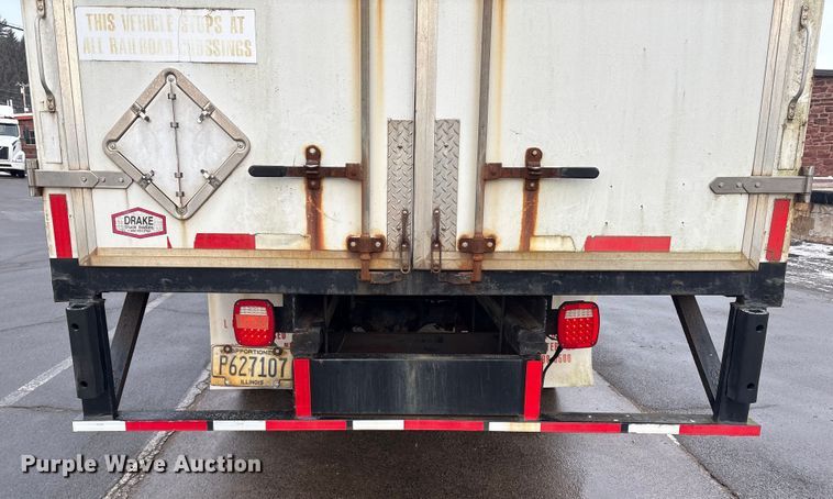 image for item ET8653 2007 International 7400 box truck