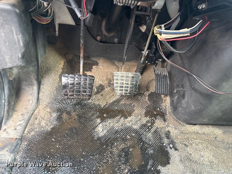 image for item ET8653 2007 International 7400 box truck