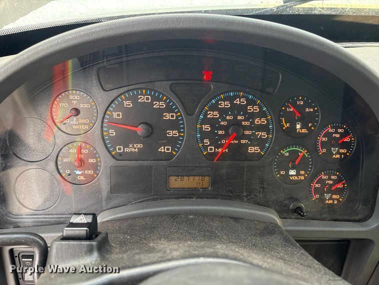 image for item ET8653 2007 International 7400 box truck