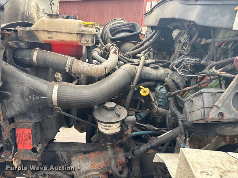 image for item ET8653 2007 International 7400 box truck