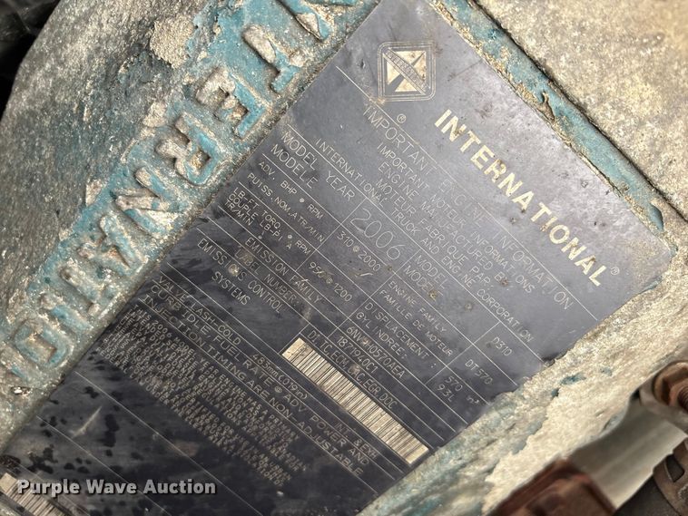 image for item ET8653 2007 International 7400 box truck