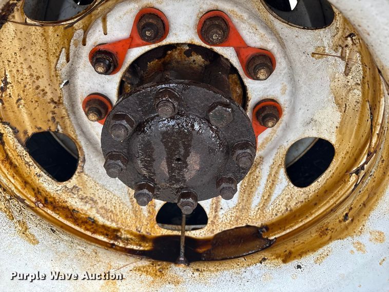 image for item ET8653 2007 International 7400 box truck