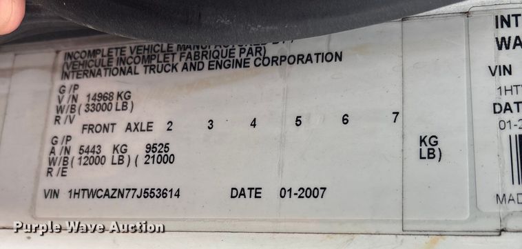 image for item ET8653 2007 International 7400 box truck