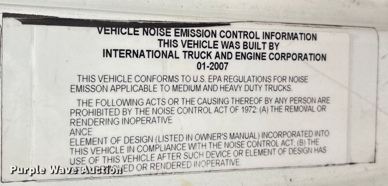 image for item ET8653 2007 International 7400 box truck