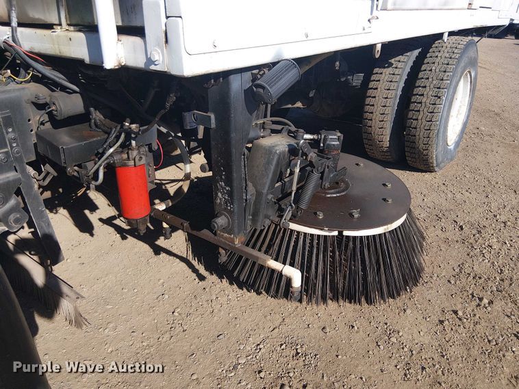 image for item EU2631 2004 GMC T-series street sweeper truck