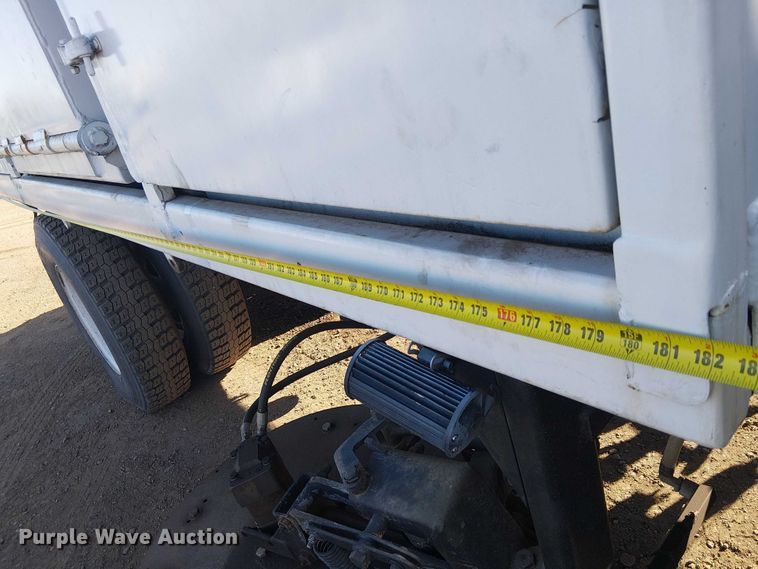 image for item EU2631 2004 GMC T-series street sweeper truck