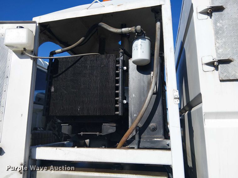 image for item EU2631 2004 GMC T-series street sweeper truck