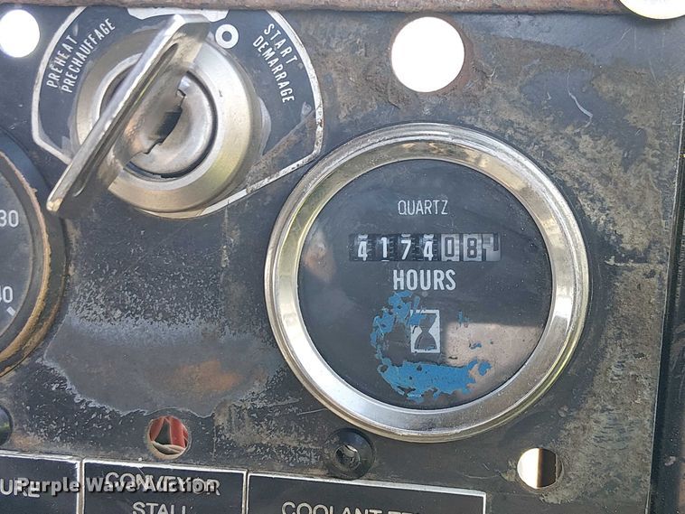 image for item EU2631 2004 GMC T-series street sweeper truck