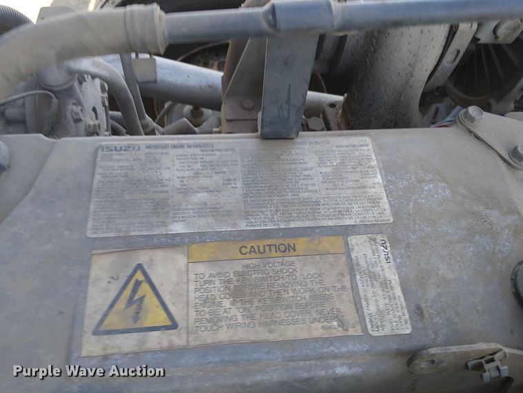 image for item EU2631 2004 GMC T-series street sweeper truck