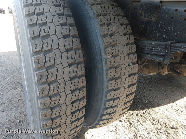 image for item EU2631 2004 GMC T-series street sweeper truck