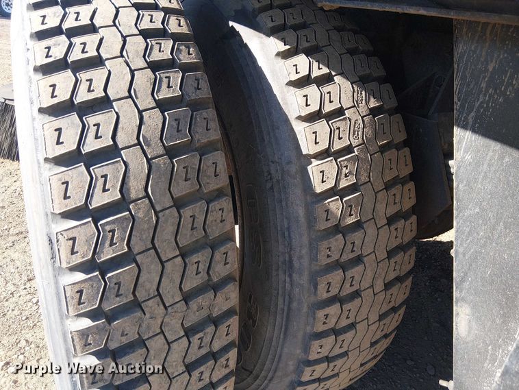 image for item EU2631 2004 GMC T-series street sweeper truck