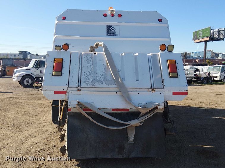 image for item EU2632 2004 GMC T-series street sweeper truck