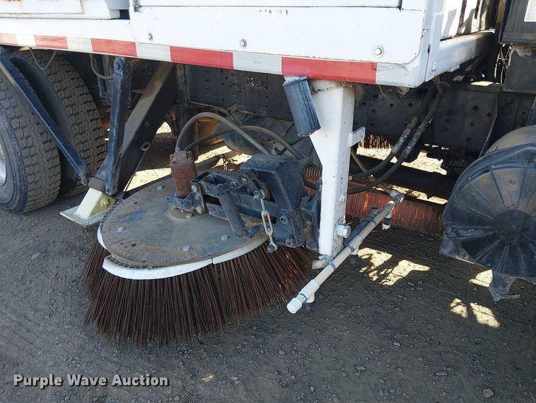 image for item EU2632 2004 GMC T-series street sweeper truck