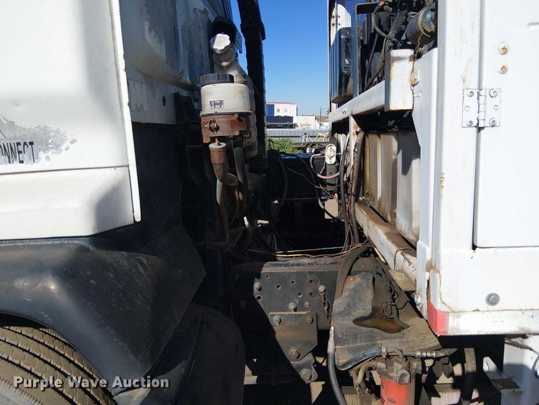 image for item EU2632 2004 GMC T-series street sweeper truck