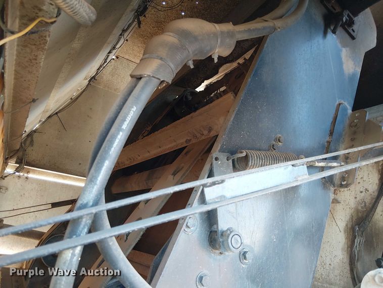 image for item EU2632 2004 GMC T-series street sweeper truck