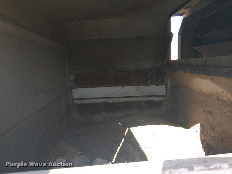 image for item EU2632 2004 GMC T-series street sweeper truck