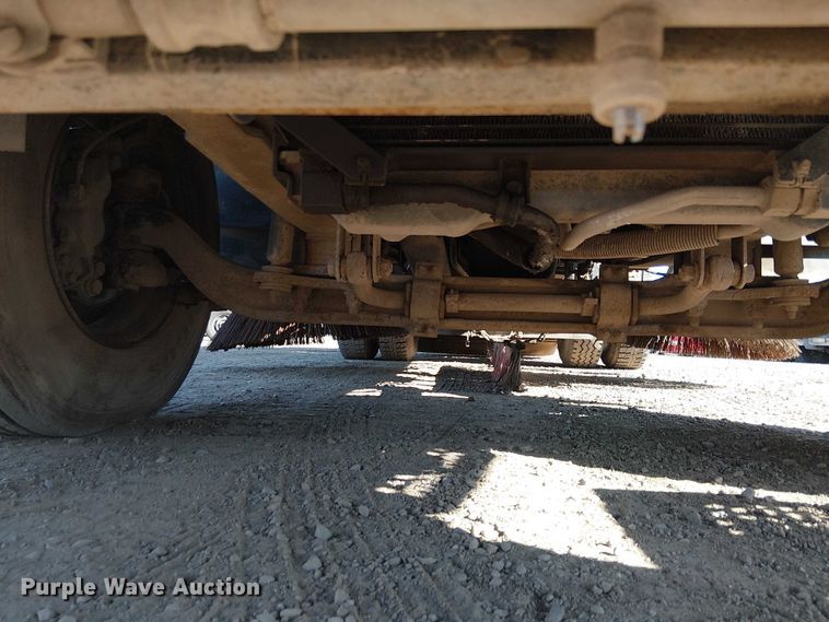 image for item EU2632 2004 GMC T-series street sweeper truck