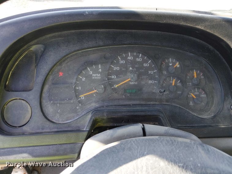 image for item EU2632 2004 GMC T-series street sweeper truck